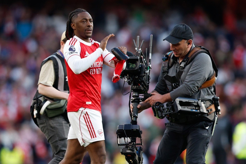 Eberechi Eze vẫn hạnh phúc trong màu áo Arsenal. Ảnh: EPA.