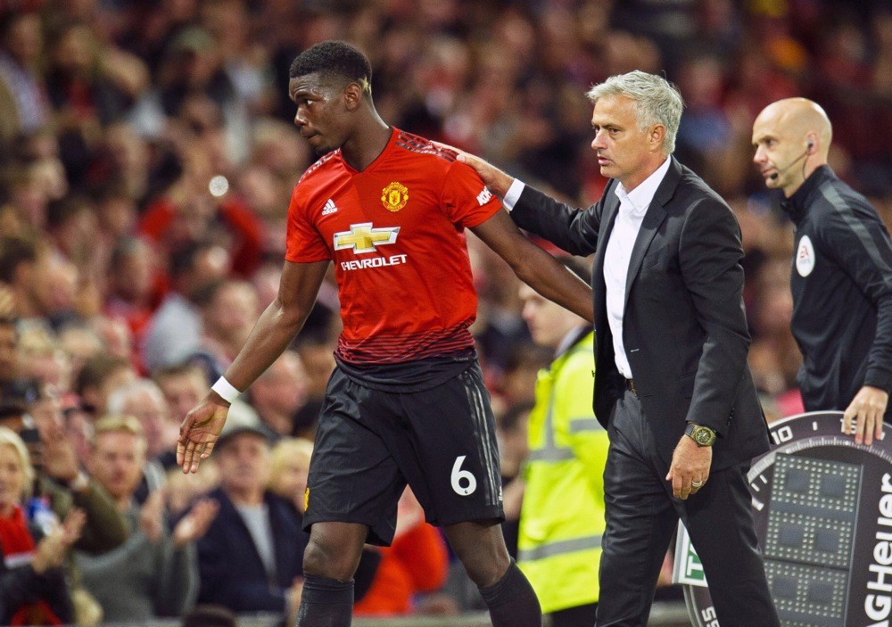 Pogba mâu thuẫn với Mourinho. Ảnh: EPA.