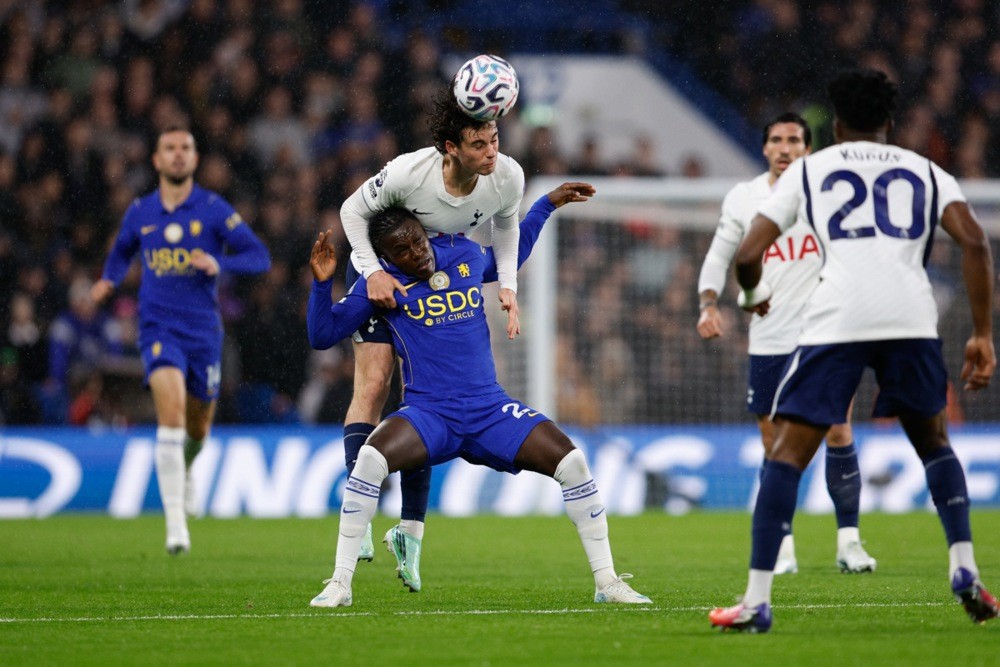 Tottenham Hotspur tỏ ra nhỉnh hơn nhưng chưa thể tạo ra khác biệt. Ảnh: EPA/David Cliff.