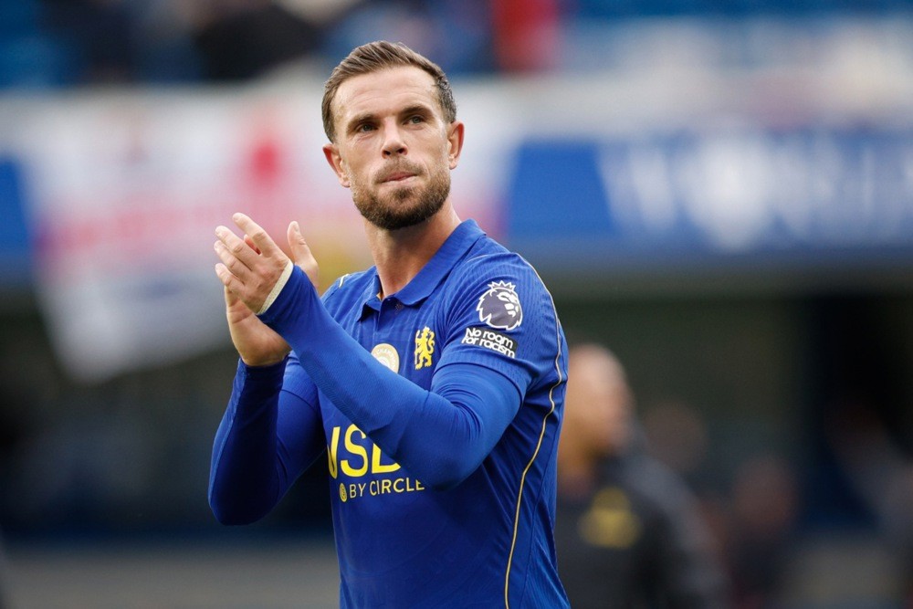 Jordan Henderson (6.2) - Đây là lần thứ tư liên tiếp cầu thủ 36 tuổi này đá chính. Anh ấy nên thể hiện tốt hơn với cơ hội có được trong hiệp một - và anh ấy biết điều đó. Trông anh ấy có vẻ mệt mỏi trong hiệp hai. Ảnh: EPA/David Cliff.
