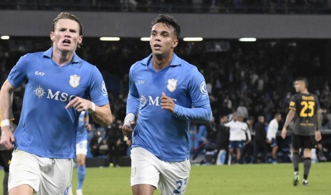 McTominay lập cú đúp cho Napoli. Ảnh: EPA.