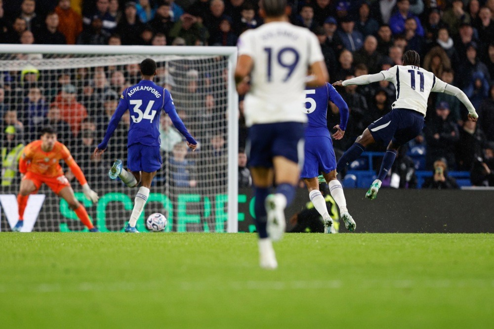 Tel ghi bàn cho Tottenham. Ảnh: EPA.