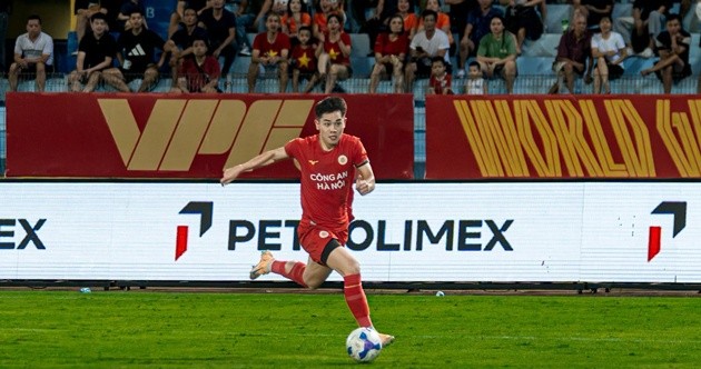 Đình Bắc được nghỉ ngơi. (Ảnh: CAHN FC)