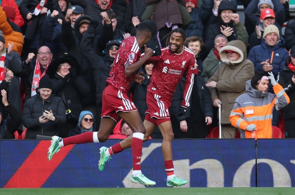 Bradley Barcola: 7.4 điểm. Là nhân tố góp sức vào bàn mở tỷ số của Liverpool và cũng là người kiến tạo cho Alexander Isak nhân đôi cách biệt. Ngày thi đấu đầy ấn tượng của chân chạy cánh người Pháp. Ảnh: EPA.