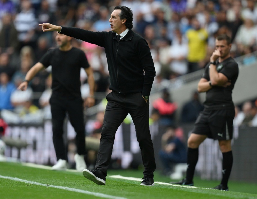 Emery để lại dấu ấn cùng Aston Villa. Ảnh: EPA.