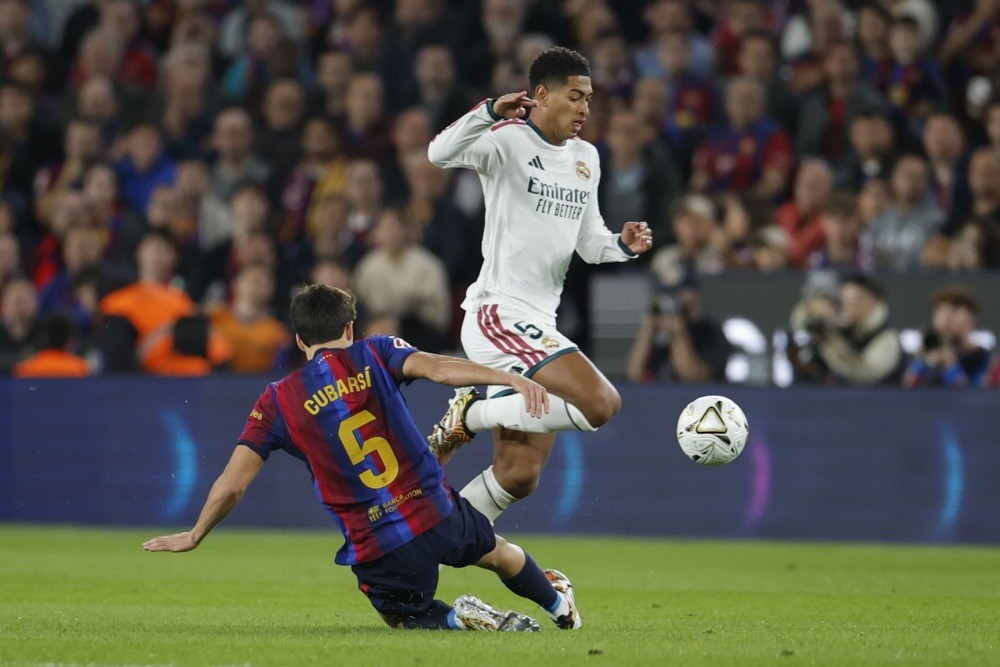 Real có chiến thắng ấn tượng ngay tại Nou Camp. Ảnh: EPA.