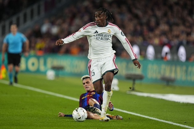 Yan Diomande thi đấu nổi bật trước Barcelona. Ảnh: EPA