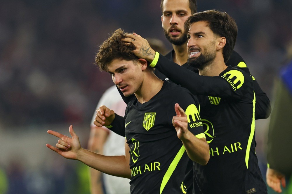 Atletico không muốn bán Alvarez trong tháng Giêng. Ảnh: EPA.