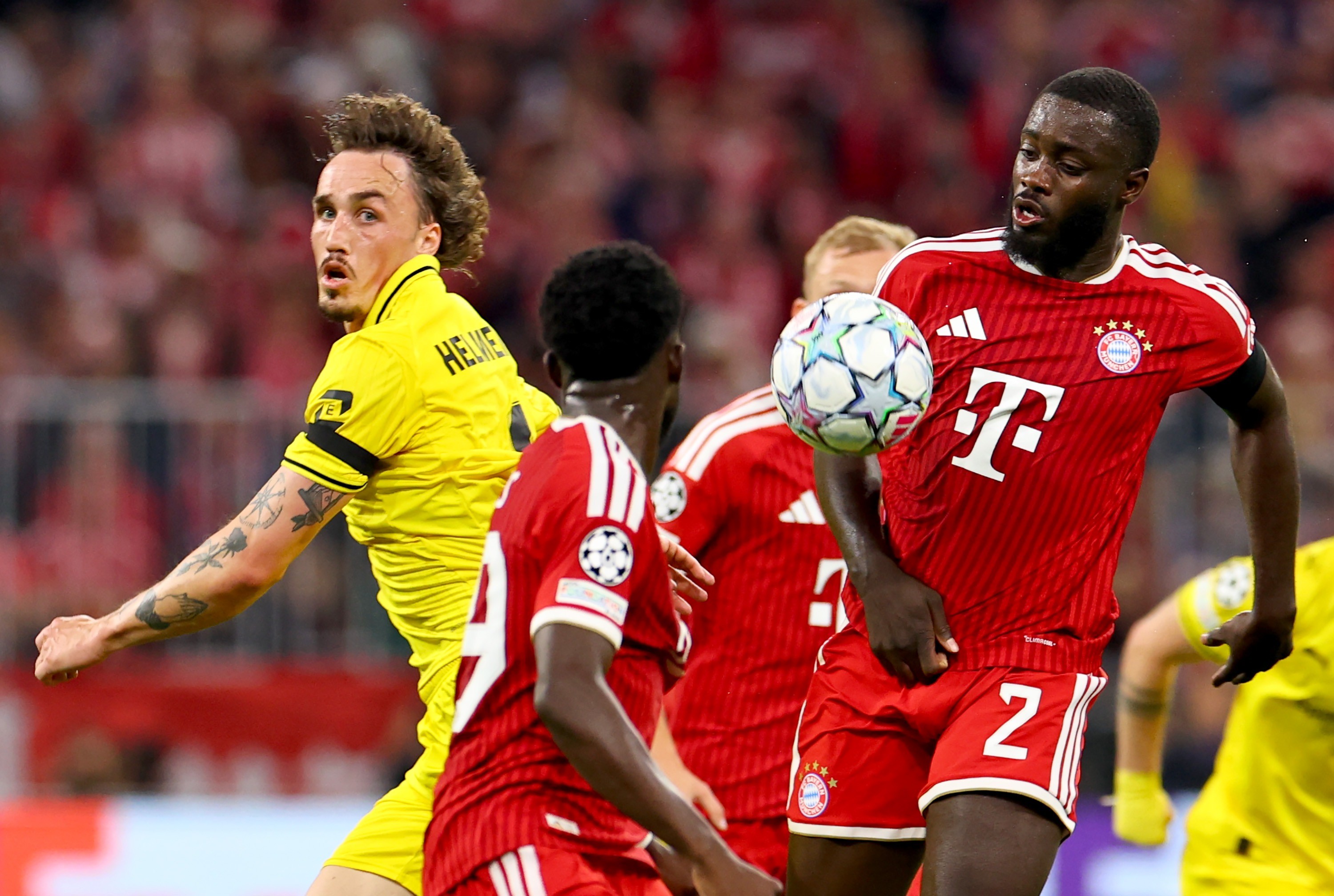 Upamecano tiếp tục khẳng định vai trò trong kế hoạch dài hạn của Bayern. (Ảnh: EPA Images)