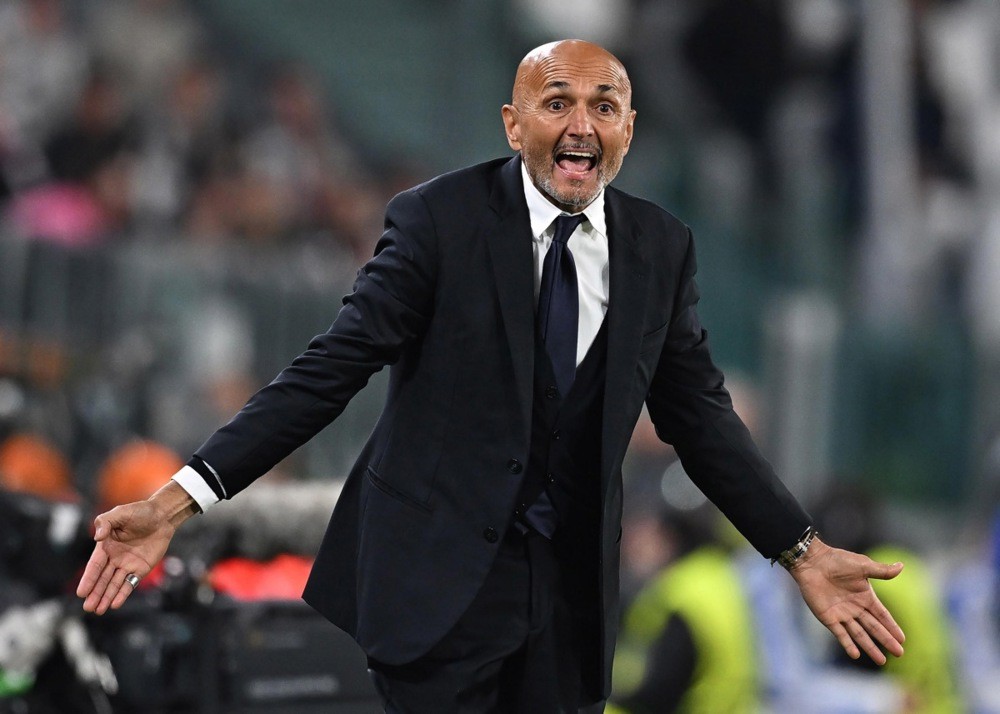 Luciano Spalletti đang đứng trước áp lực lớn khi Juve hiện chỉ xếp thứ 7 trên BXH. Ảnh: EPA.