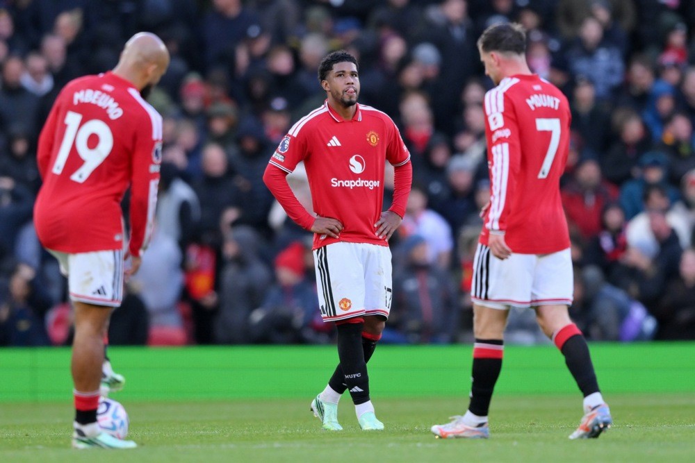 Manchester United đang khủng hoảng nhưng rất khó để rơi vào cảnh rớt hạng. Ảnh: EPA/Gary Oakley.