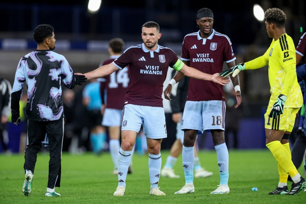 Aston Villa chuẩn bị hành quân đến sân của Bournemouth. Ảnh: EPA IMAGES. 
