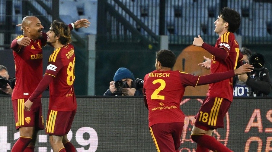 Roma thắng 4-2 Cagliari. Ảnh: EPA.