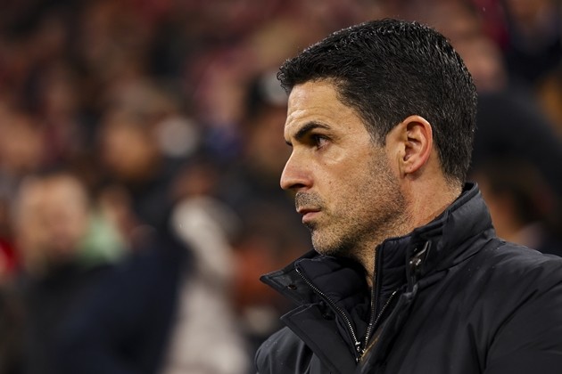 Mikel Arteta tiếc nuối với trận thua của Arsenal. Ảnh: EPA/ANNA SZILAGYI