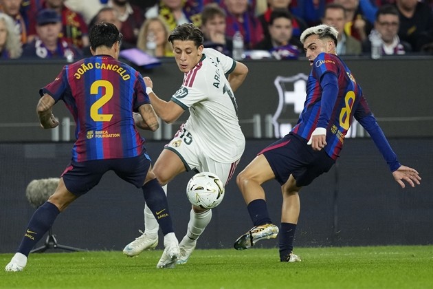Nỗ lực của Real Madrid được đền đáp xứng đáng. Ảnh: EPA/ENRIC FONTCUBERTA