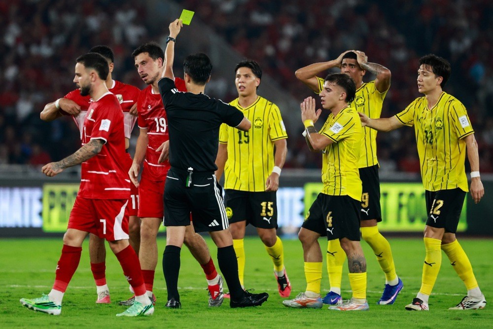 Một trận đấu giữa Malaysia và Indonesia tại FIFA Asean Cup 2026. Ảnh: EPA/Mast Irham.