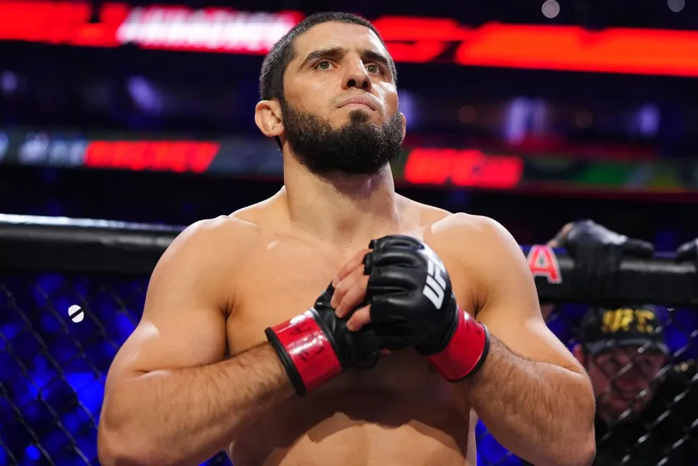 Islam Makhachev thi đấu tại UFC 330