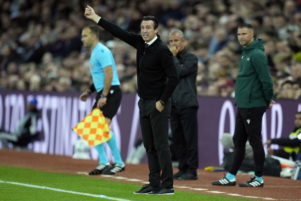 Obi Mikel nhận định Emery đủ khả năng để hồi sinh một MU đang rệu rã. Ảnh: EPA Images.