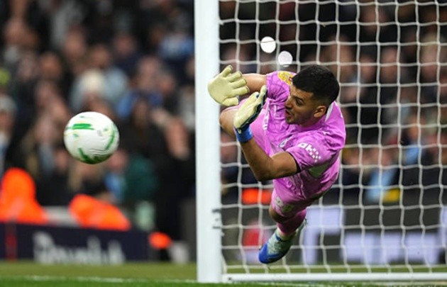 Rulli tỏa sáng trong loạt sút luân lưu. Ảnh: Declan Lloyd/Manchester City FC via Getty Images.