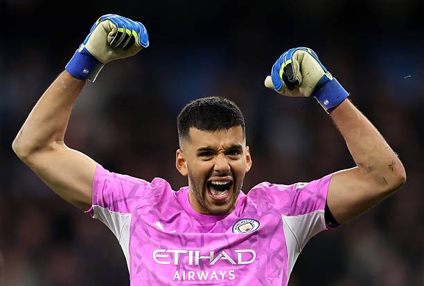 Geronimo Rulli tỏa sáng giúp Manchester City đi tiếp tại EFL Cup. Ảnh: Jan Kruger/Getty Images