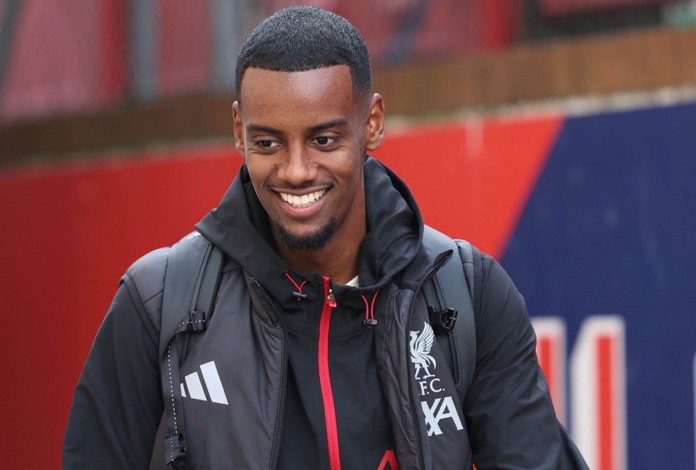 Alan Smith cho rằng chỉ Alexander Isak của Liverpool đủ sức vào đội hình đá chính của HLV Mikel Arteta tại Arsenal. Ảnh: EPA/Neil Hall.