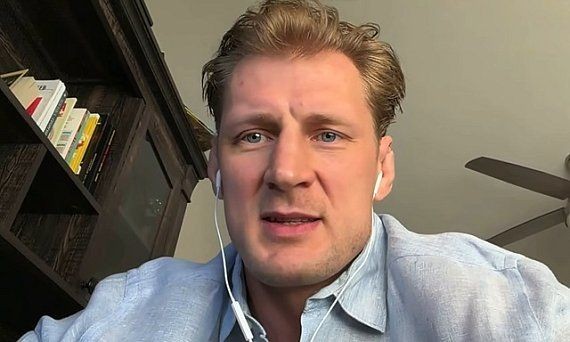 Alexander Volkov và Dana White