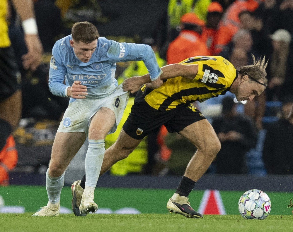 Khả năng bao quát trận đấu của Anderson sẽ giúp Man City định đoạt cục diện. Ảnh: EPA.
