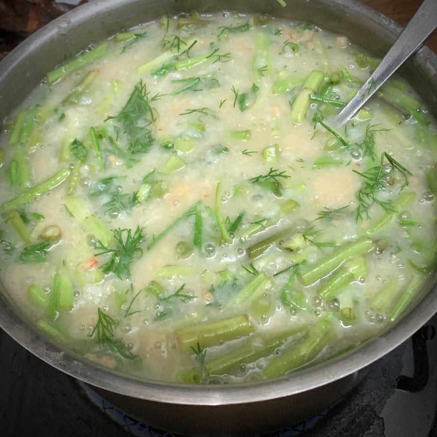 Nồi canh củ sánh đặc cùng rau cần xanh là món ăn dân dã được người Hải Phòng yêu thích, đặc biệt trong những ngày trời lạnh.