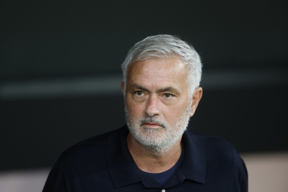 Mourinho cho thấy khả năng quản trị nhân sự đẳng cấp. Ảnh: EPA.