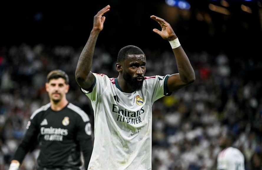 Rudiger lọt tầm ngắm Chelsea. Ảnh: EPA.