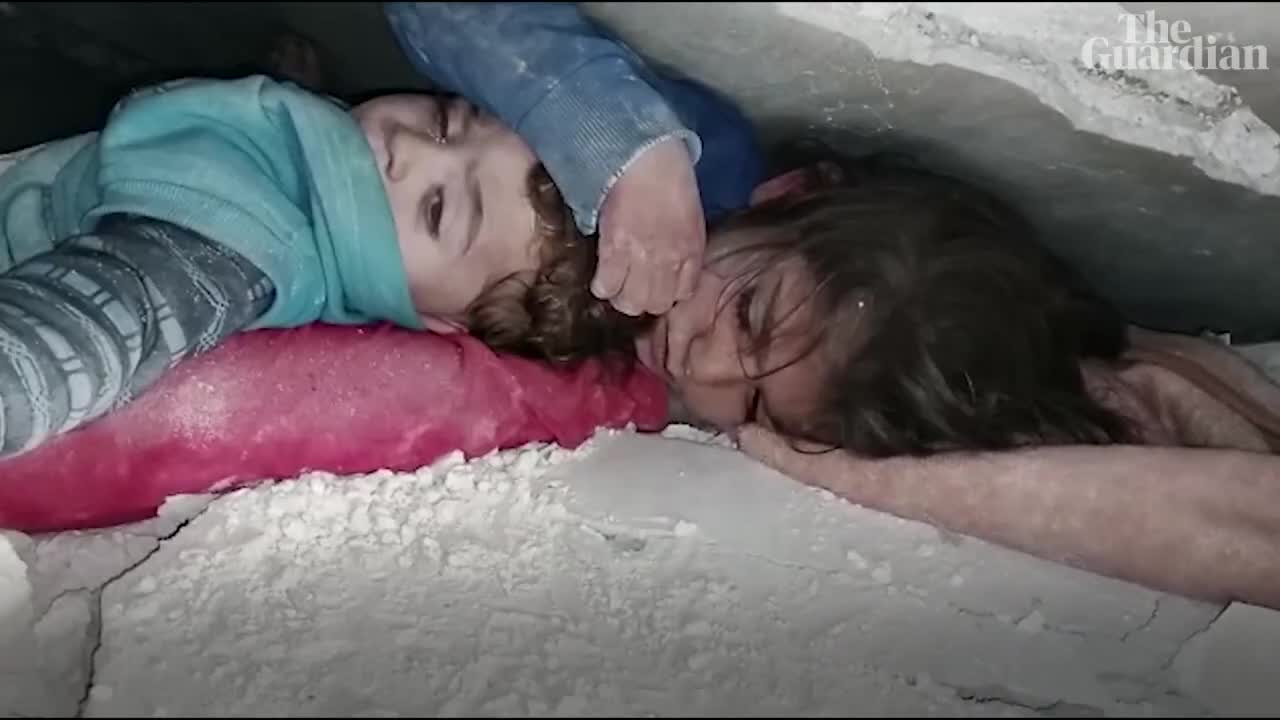 syrian-girl-and-brother-she-comforted-under-earthquake-rubble-are-treated-in-hospital-1676518767.mp4