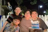 NSƯT Kim Tử Long và vợ xuất thân gia tộc trăm năm mừng sinh nhật quý tử, 2 con trai "nhặt" hết nét đẹp của bố mẹ