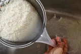 Nên vo gạo mấy lần khi nấu cơm là tốt nhất?