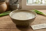 5 lợi ích bất ngờ từ nước vo gạo: Thứ nước tưởng vô giá trị hóa "thần dược" tiết kiệm hàng triệu đồng!