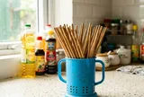 Đũa rửa xong nên để đầu to hay đầu nhỏ hướng lên trên?