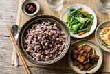 Điều gì xảy ra với cơ thể nếu thường xuyên ăn cơm nấu với các loại đậu?
