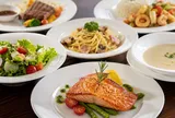 Vì sao bát đĩa nhà hàng thường có màu trắng? Lý do không chỉ nằm ở thẩm mỹ