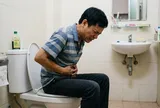 Nên ngồi bồn cầu trong bao lâu? Cảnh báo từ bác sĩ tiêu hóa