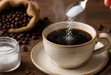 Vì sao nên nêm một chút muối vào cà phê?
