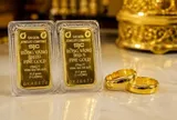 Giá vàng hôm nay 15/8/2026 biến động mạnh: SJC và vàng nhẫn đồng loạt giảm sâu, thế giới ngược dòng vọt đỉnh