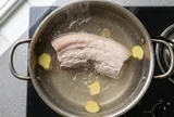 Tại sao luộc thịt nên thêm gừng?