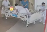 Sản phụ đang nằm chờ đẻ thì gặp biến chứng hiếm, hành động của nữ bác sĩ khiến cõi mạng thán phục