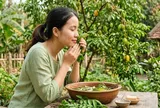 Cách dùng lá khế hỗ trợ làm dịu rôm sảy, mụn nhọt và giúp da sáng khỏe hơn