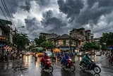 Áp thấp nhiệt đới sắp mạnh lên thành bão, Hà Nội mưa lớn diện rộng