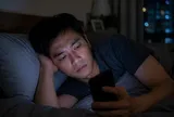 Bị nữ đồng nghiệp bỏ, nửa đêm tôi nhắn tin cho vợ cũ “anh nhớ em”, đọc tin nhắn hồi âm mà sững sờ