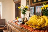 Vì sao nhiều người kiêng đặt chuối lên bàn thờ vào Rằm tháng 7?