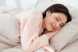 10 cách đơn giản nam hay nữ đều làm được, giúp ngủ ngon và sâu giấc, cải thiện sức khỏe toàn diện