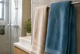 Vì sao không nên để khăn mặt, khăn tắm sau khi dùng trong nhà tắm?