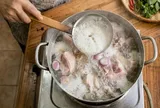 Khi nào nên vớt bọt trong nồi luộc thịt, khi nào không cần?