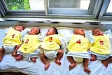 Người mẹ mang thai sinh 5 con cùng lúc mặc cho cảnh báo của bác sĩ, 20 năm sau những đứa trẻ như thiên thần